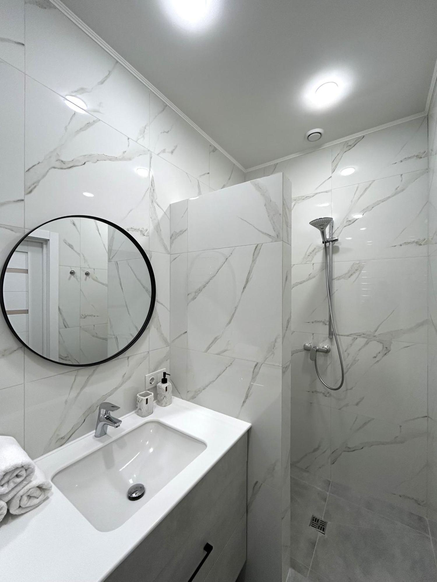 Modern Apartment, 100M To Opera Lviv Exterior photo